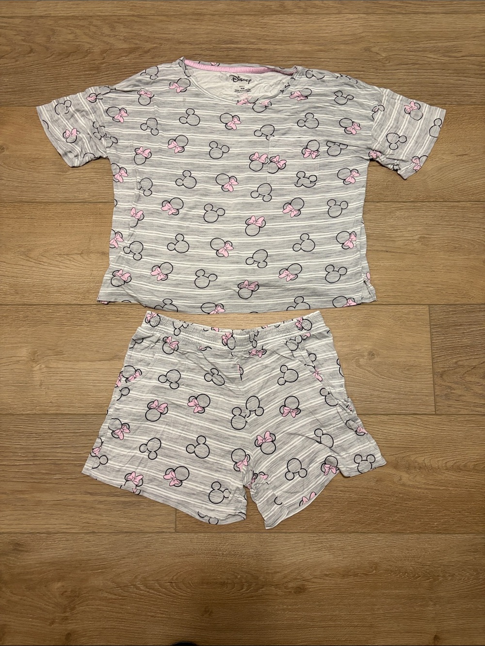 Medium Disney Gray & Pink Minnie Mouse Short Pajama Set